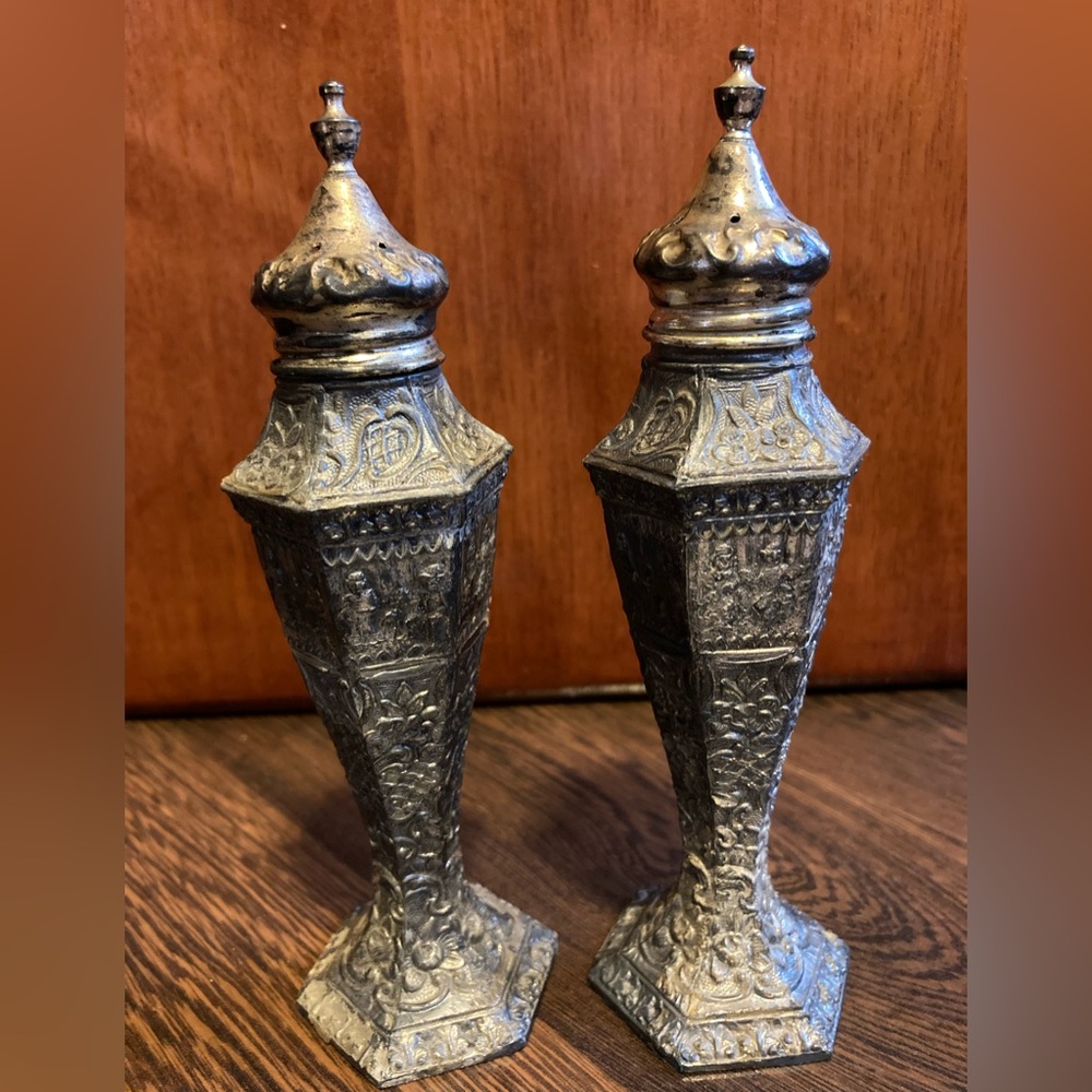 Vintage Floral Blossom Salt and Pepper Shakers Stamped DSP Co. 206 Set#2